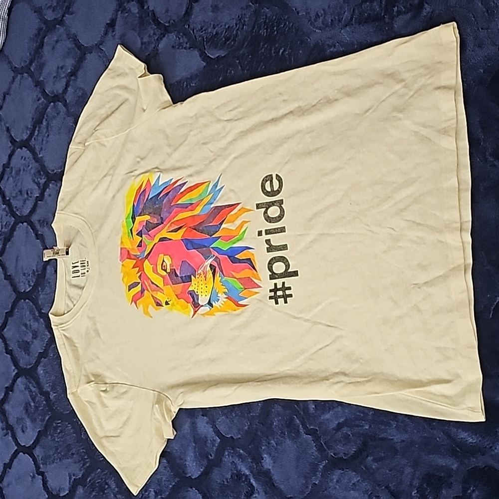 Women's T-Shirt size S
